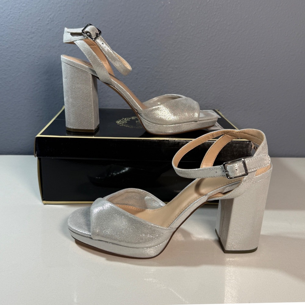 I. Miller Platform Sandals Women 8.5 Silver Excellent Metallic Block Heel Knot